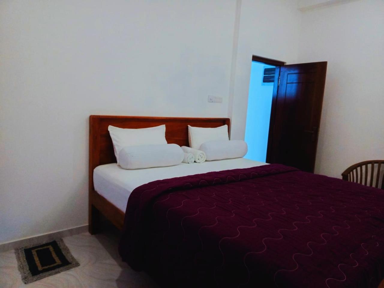 היקדואה Blue Whales Hotel מראה חיצוני תמונה
