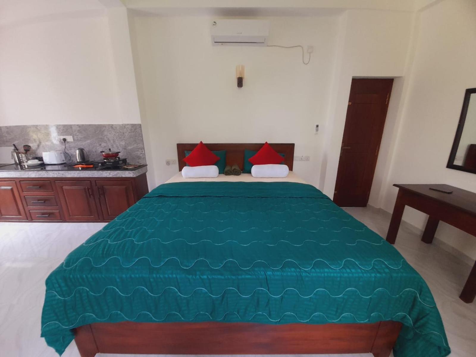 היקדואה Blue Whales Hotel מראה חיצוני תמונה