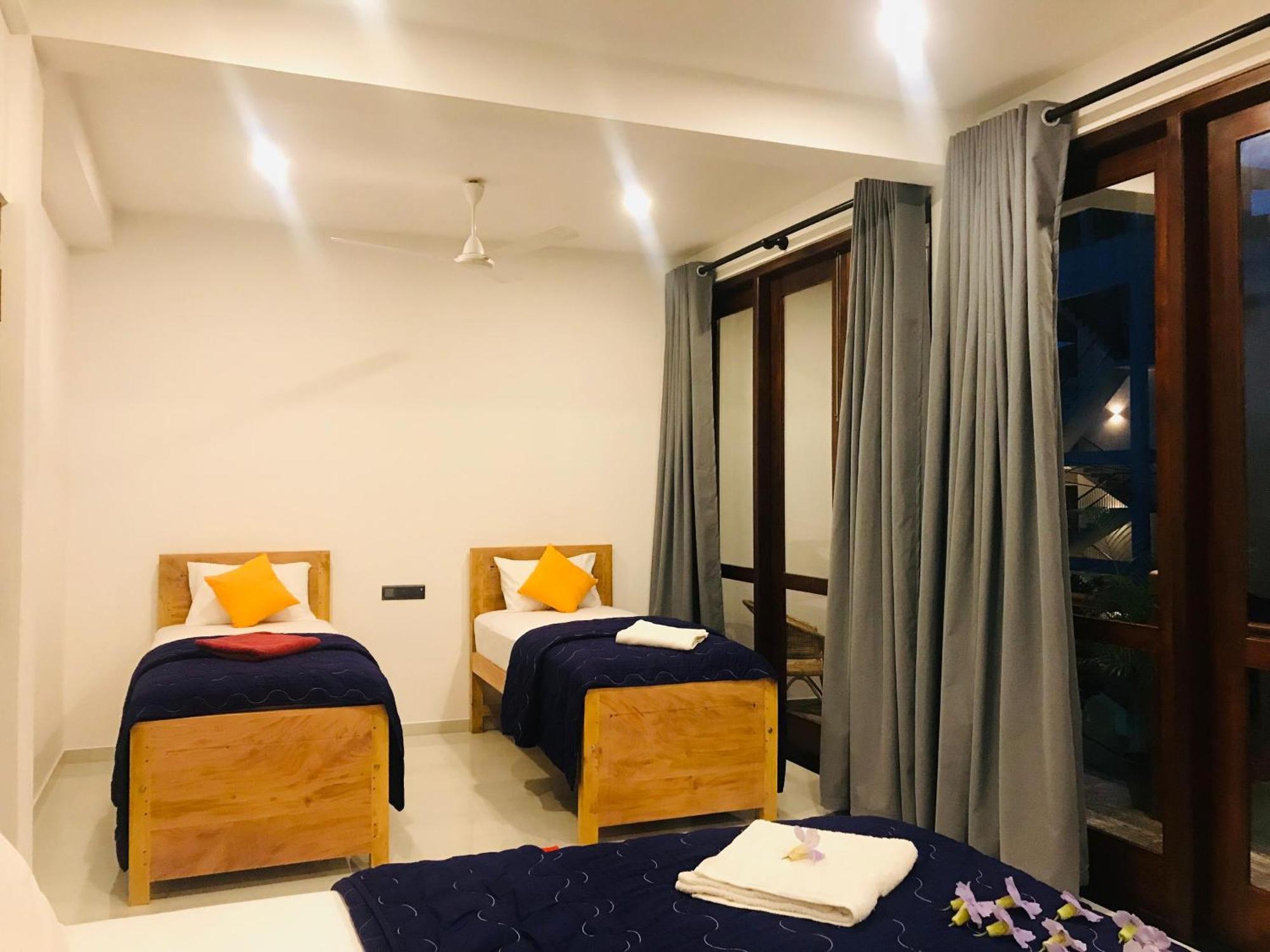 היקדואה Blue Whales Hotel מראה חיצוני תמונה