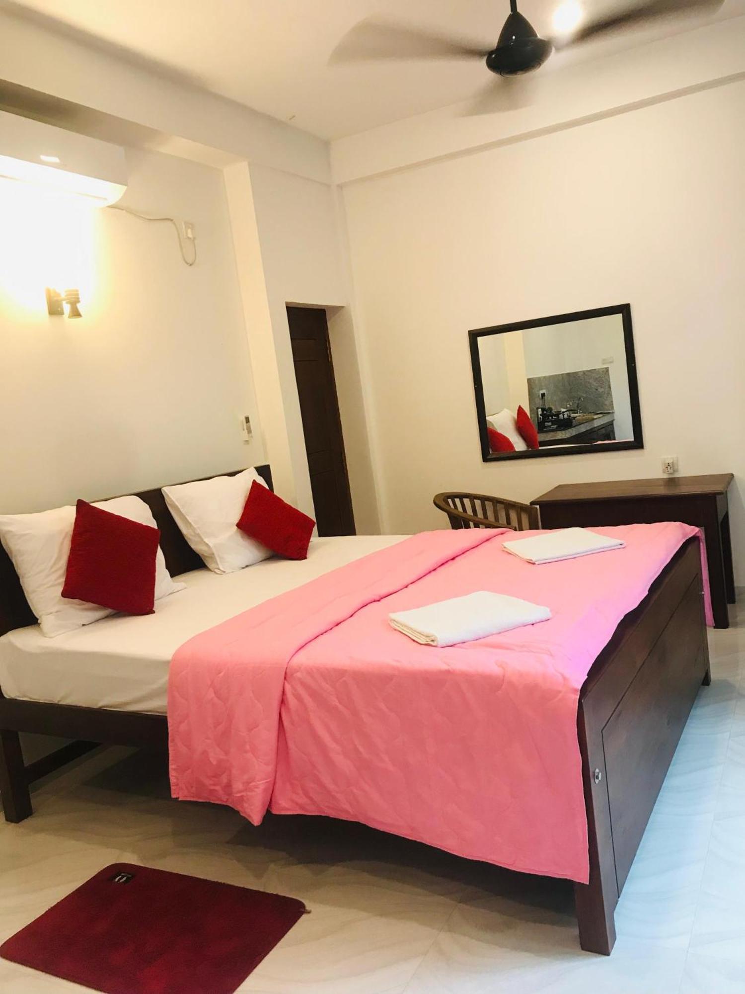 היקדואה Blue Whales Hotel מראה חיצוני תמונה
