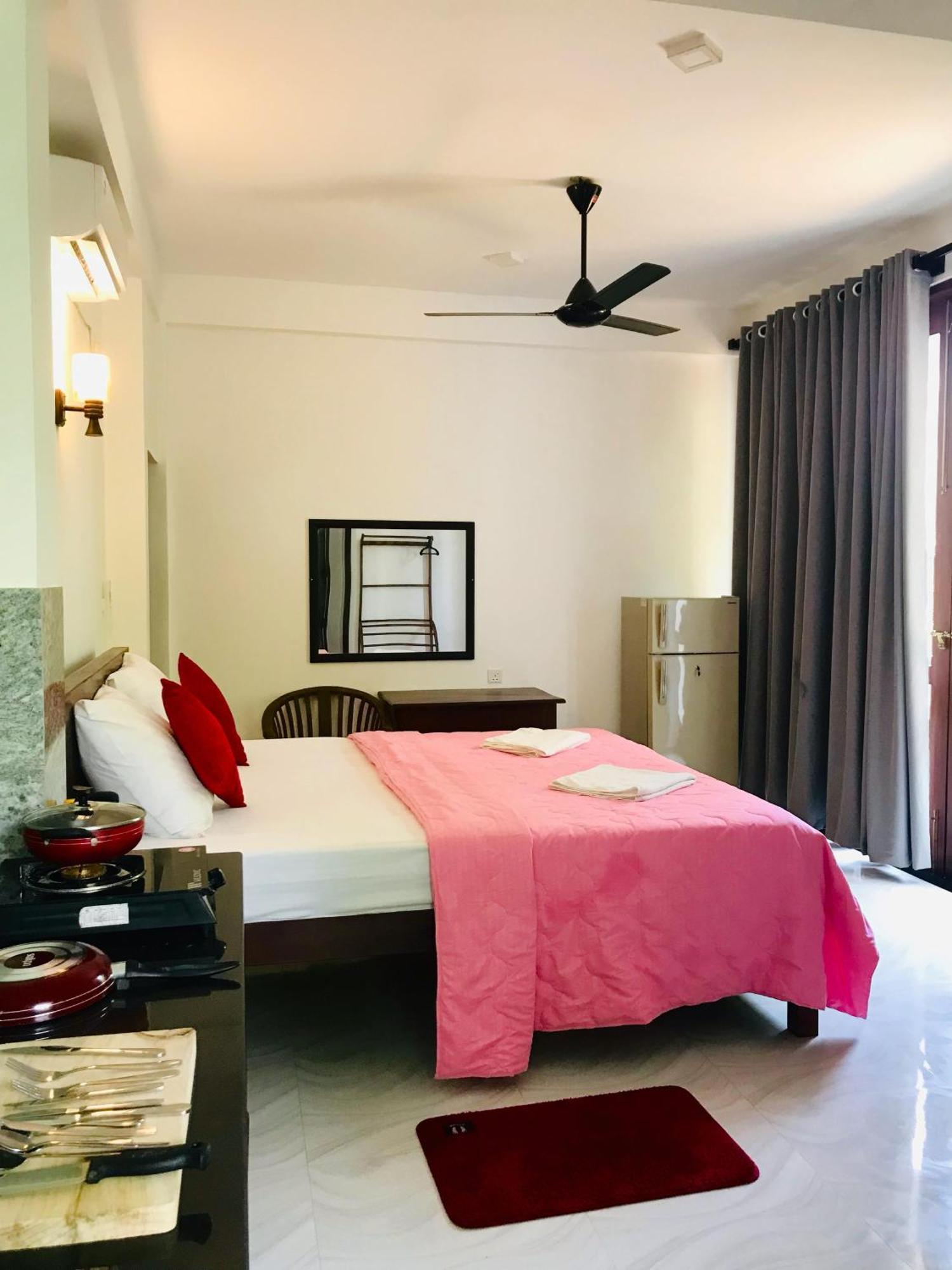 היקדואה Blue Whales Hotel מראה חיצוני תמונה
